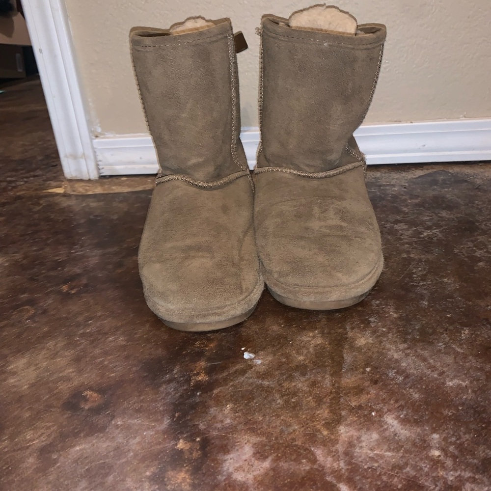 Tan Bearpaw boots